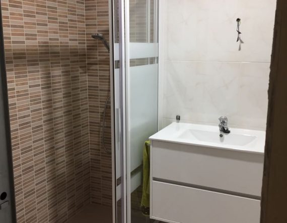 colocación de mueble de baño